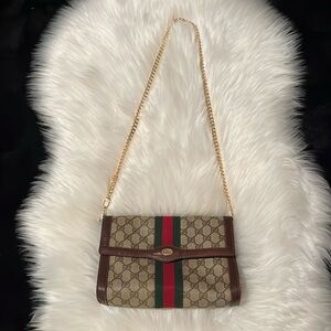 Vintage Gucci, Sherri clutch with chain you can use as a Crossbody